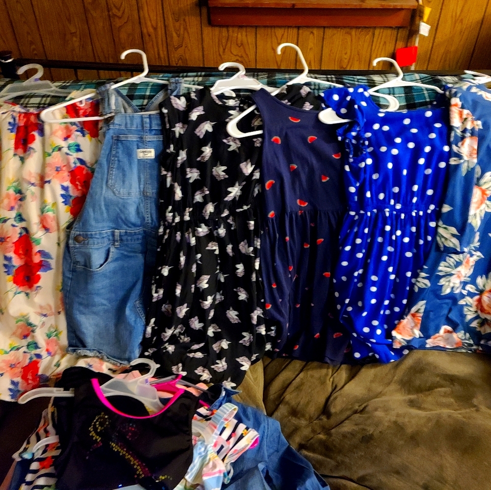 Lot of 6 girls dresses